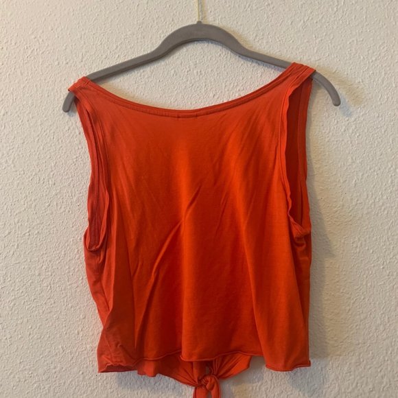 Burnt adobe red crop top w/knot at bottom. - Picture 3 of 3